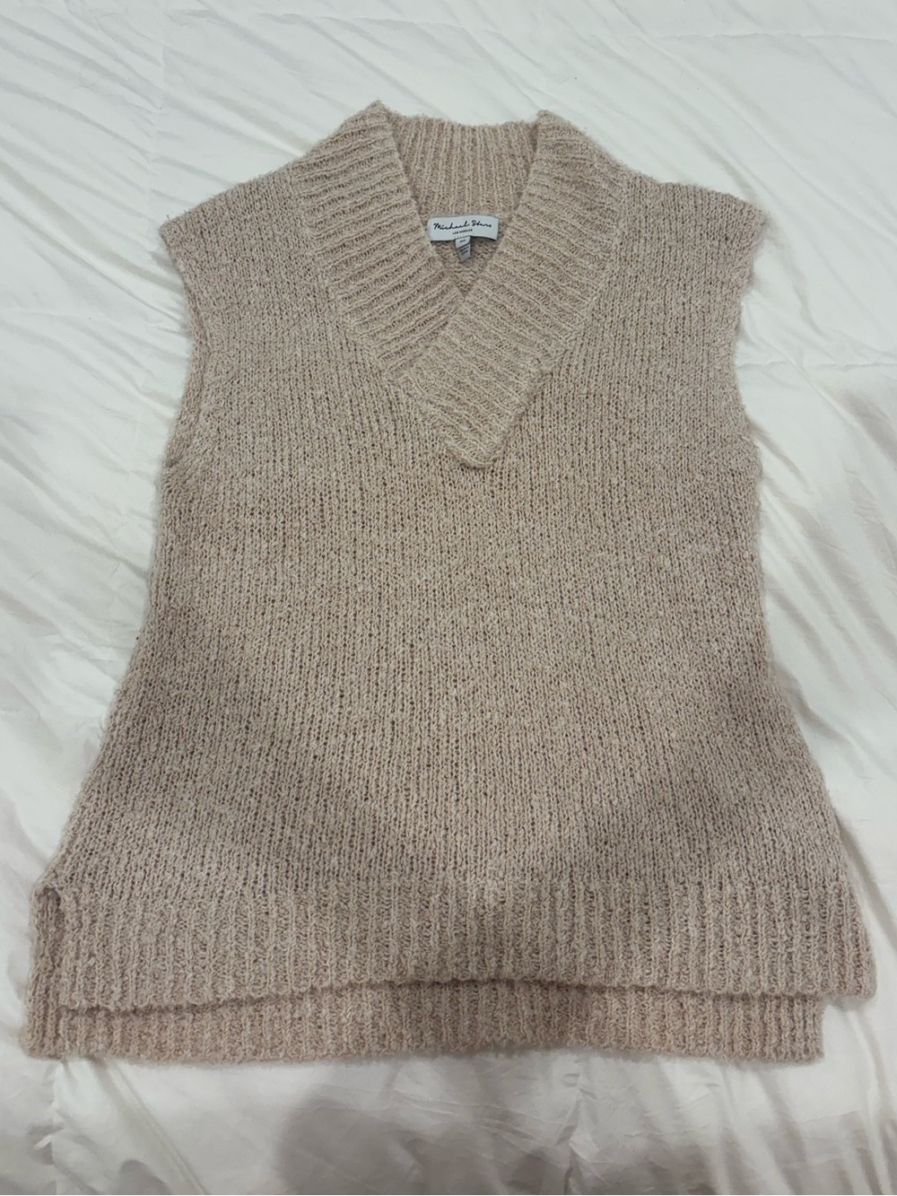 Michael Stars Sleeveless V-Neck Knit Sweater vest in Light Beige